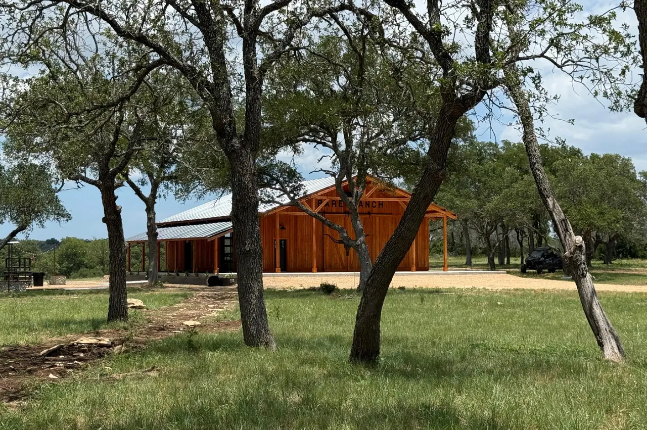 The Bare Ranch, photo 4